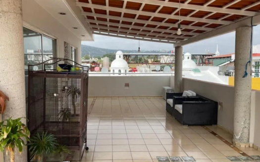 Casa en Renta dentro de Coto en colonia el Campanario en Zapopan